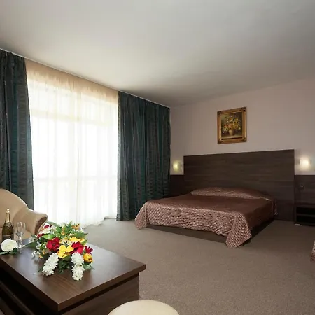 Elena And Wellness 酒店 4*