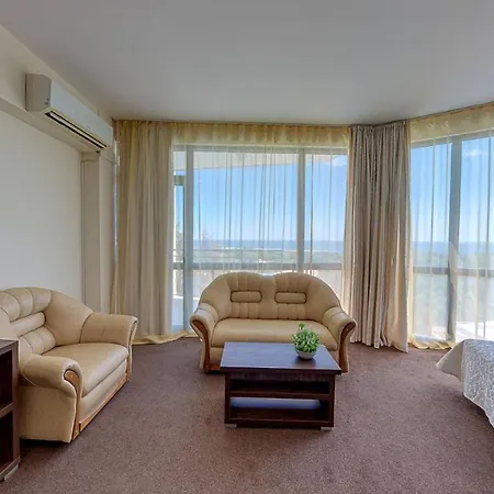 Elena And Wellness 酒店 4*