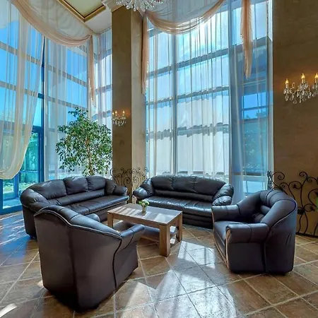 Elena And Wellness 酒店