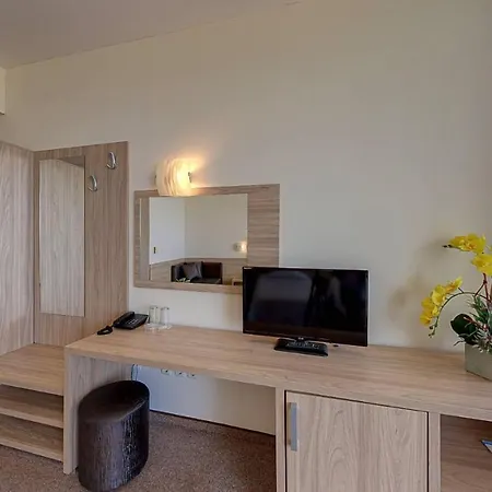 Elena And Wellness 酒店