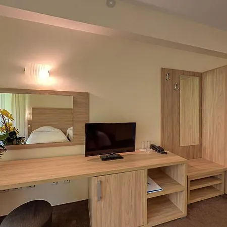 Elena And Wellness Готель 4*