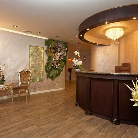 Elena And Wellness 4* غولدن ساندز