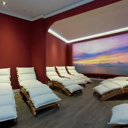 Elena And Wellness 酒店 4*