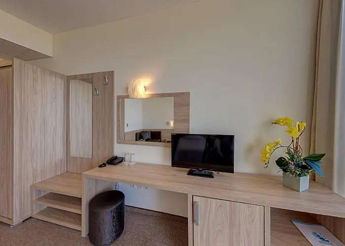 Elena And Wellness فندق