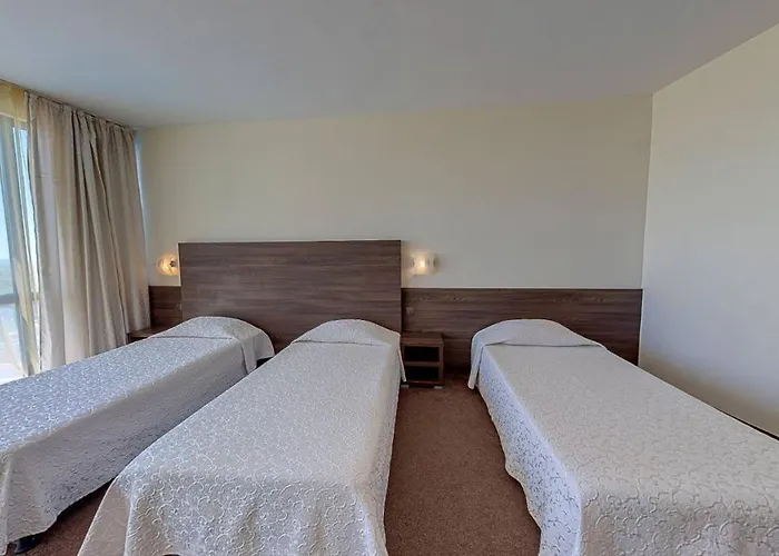 Elena And Wellness מלון