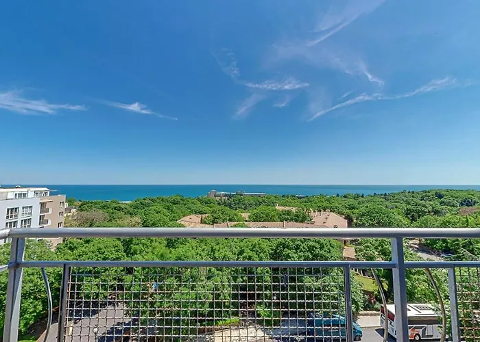 Elena And Wellness גולדן סנדס