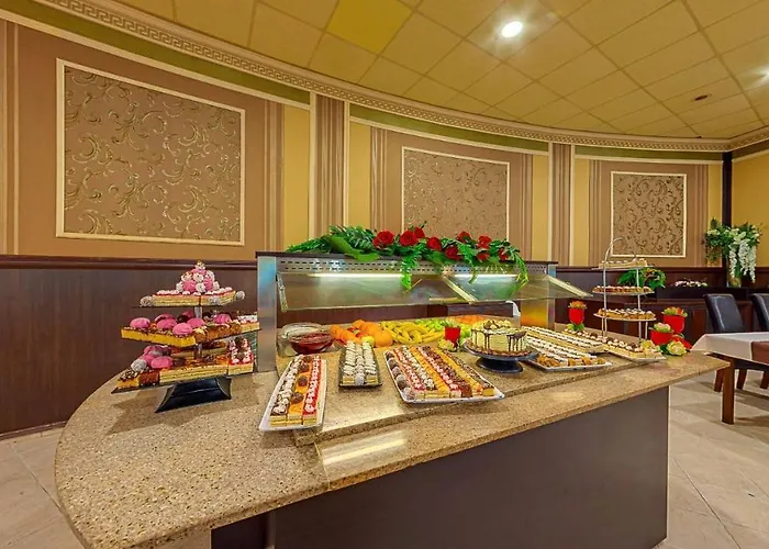 Elena And Wellness 4* غولدن ساندز