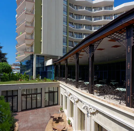 Elena And Wellness גולדן סנדס