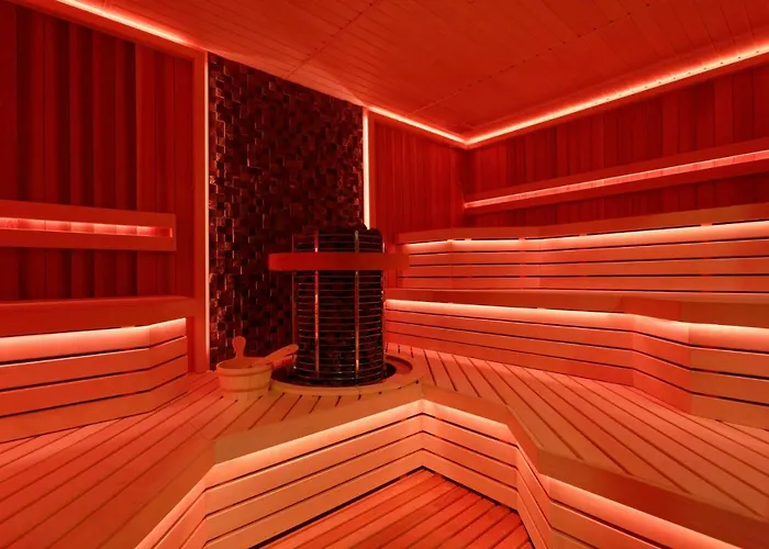 Elena And Wellness גולדן סנדס