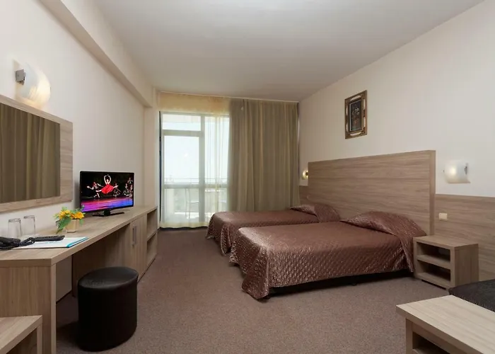 מלון Elena And Wellness 4*