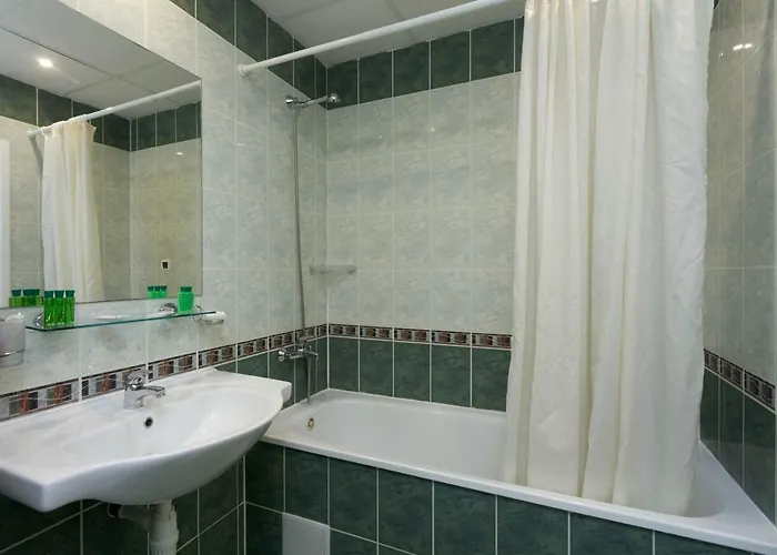 Elena And Wellness גולדן סנדס